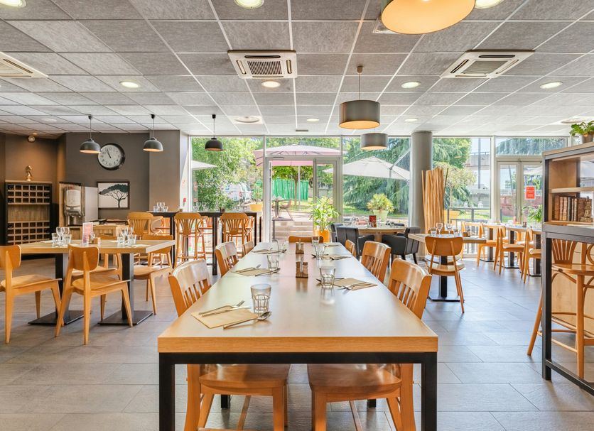 Restaurant Photo