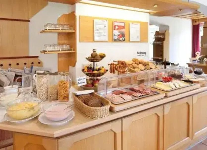 Buffet Photo