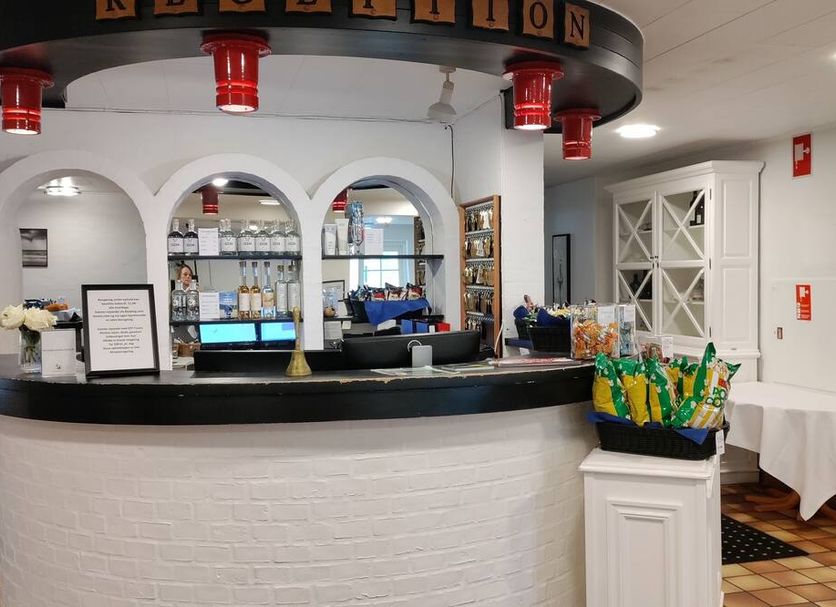 Front desk Photo