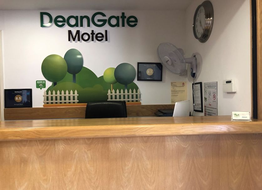 Front desk Photo