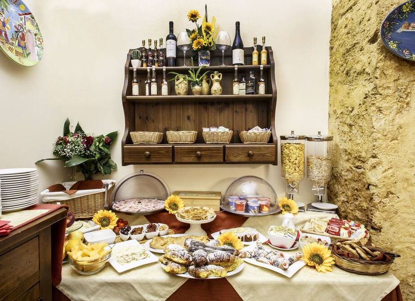 Buffet Photo