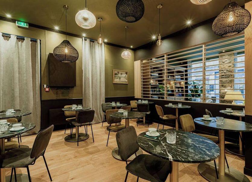 Restaurant Photo