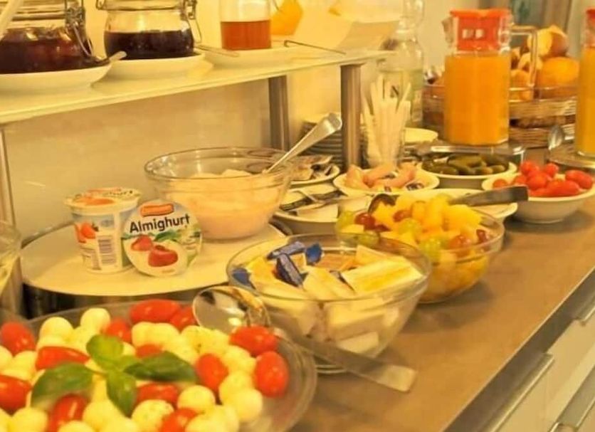 Buffet Photo