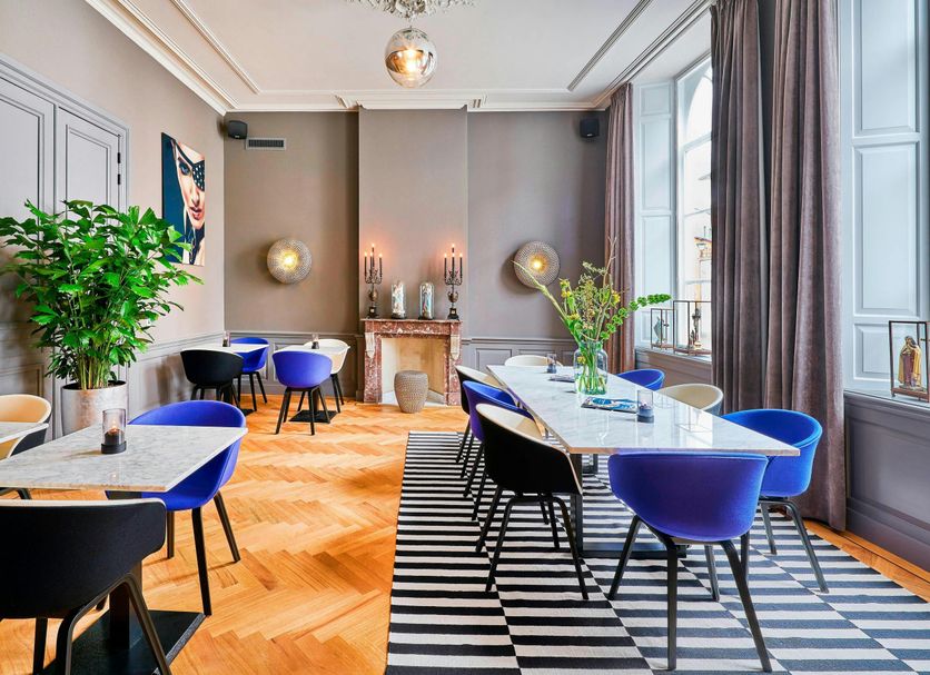 Restaurant Photo