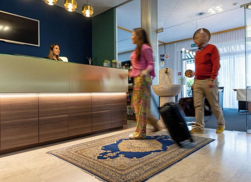Front desk Photo