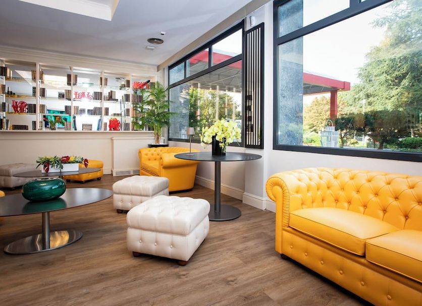 Lounge Photo