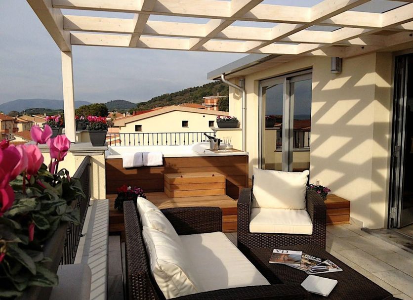 Balcony Photo