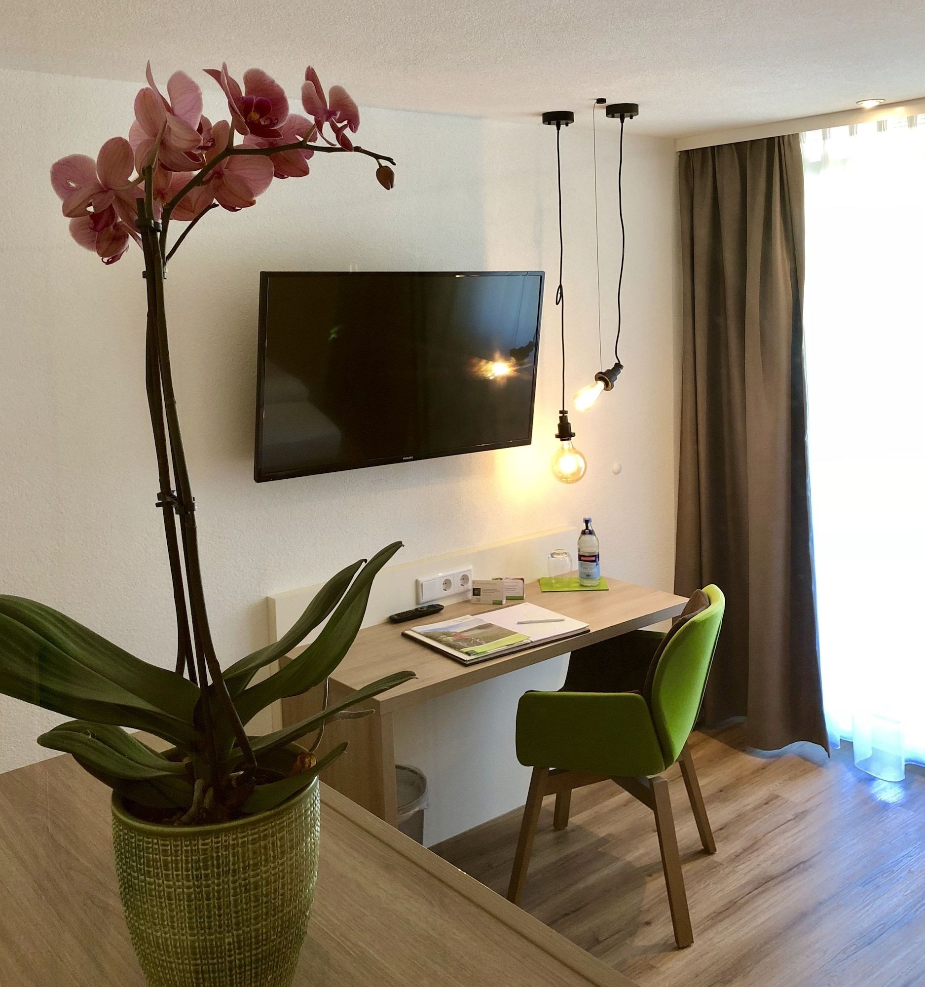 Room amenity