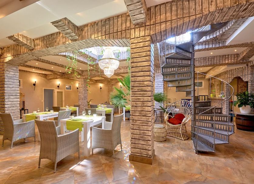 Restaurant Photo