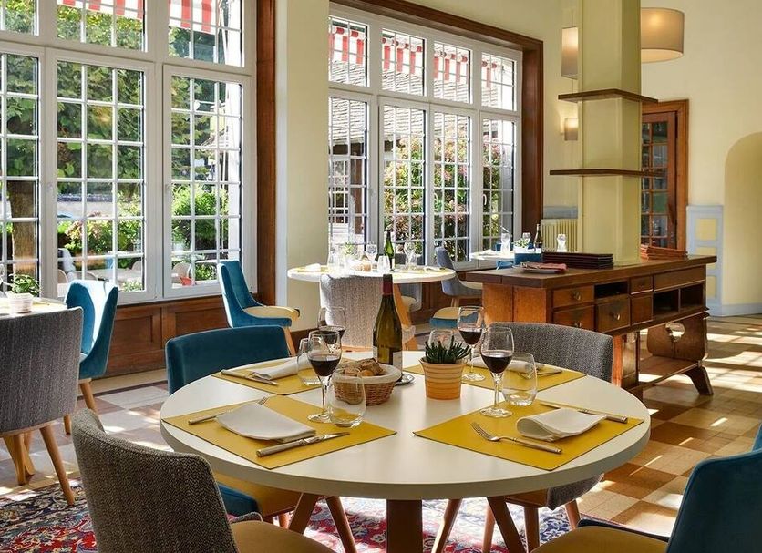 Restaurant Photo