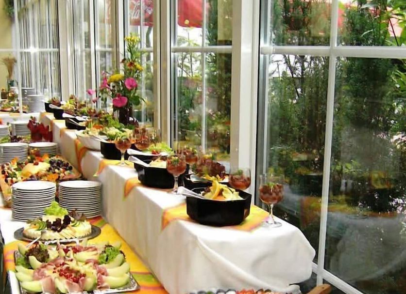 Buffet Photo