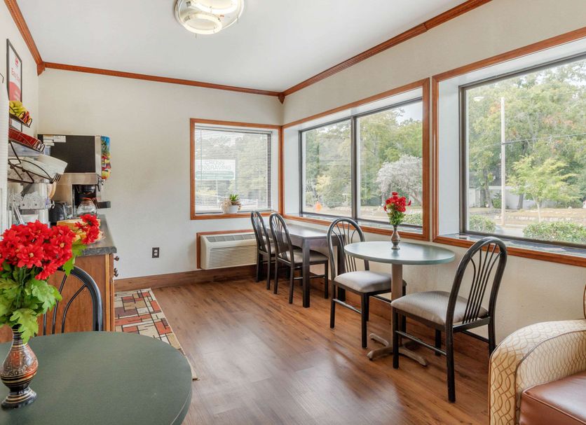 Dining room Photo