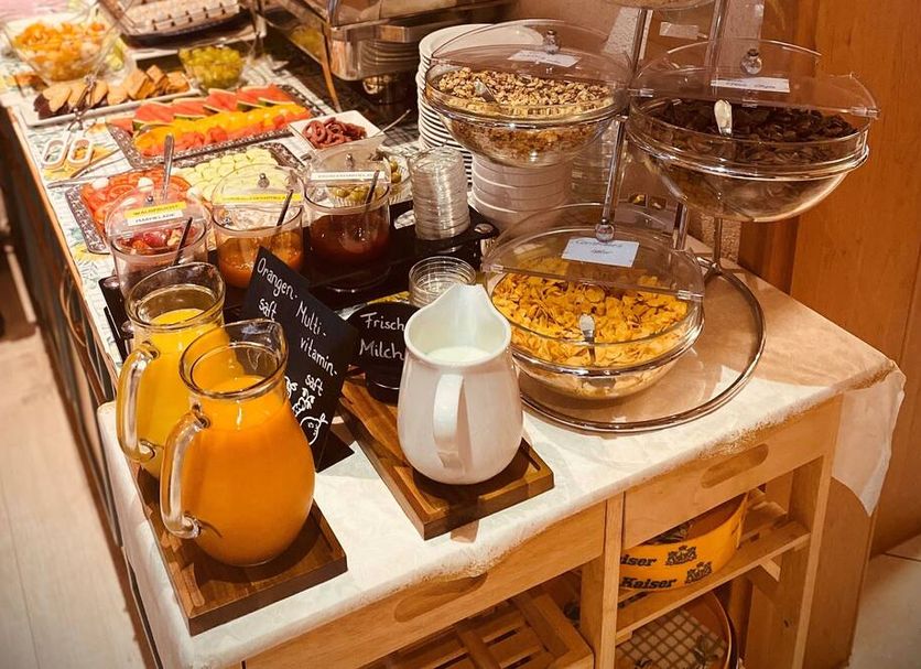 Buffet Photo