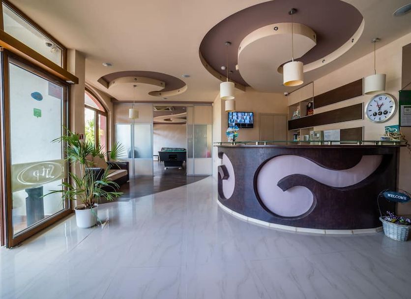 Front desk Photo