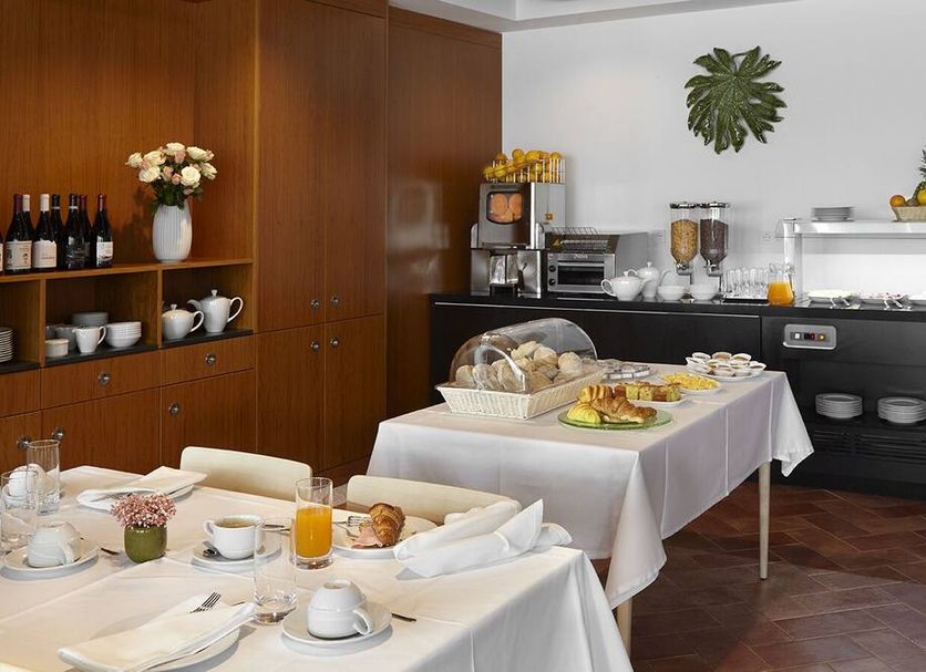 Buffet Photo