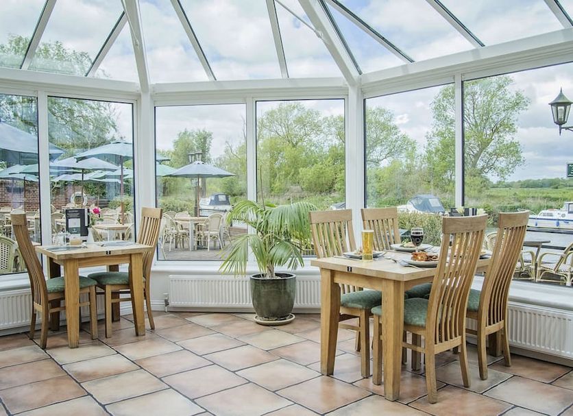 Dining room Photo