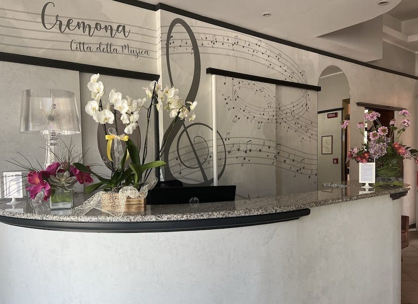 Front desk Photo