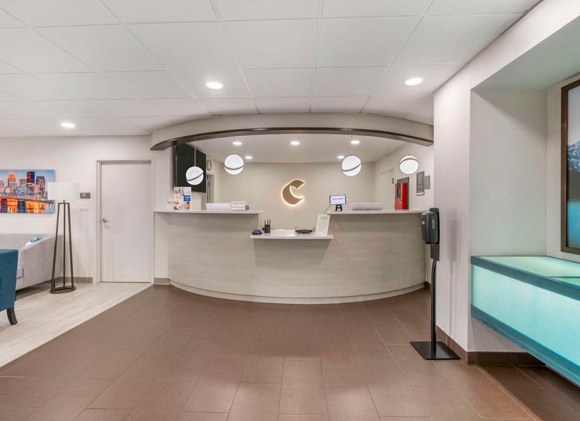 Front desk Photo