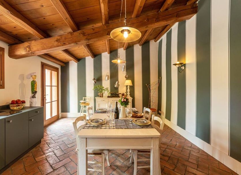 Dining room Photo