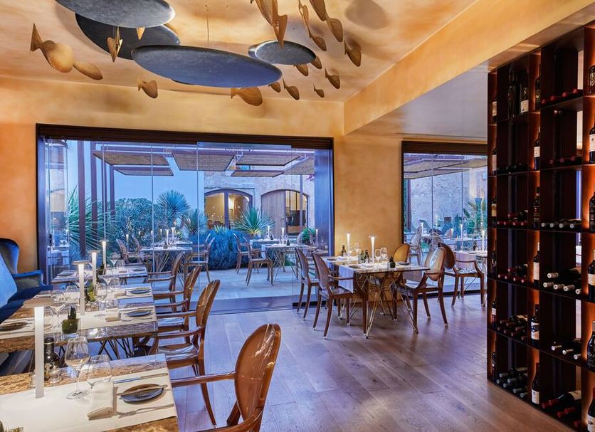 Restaurant Photo