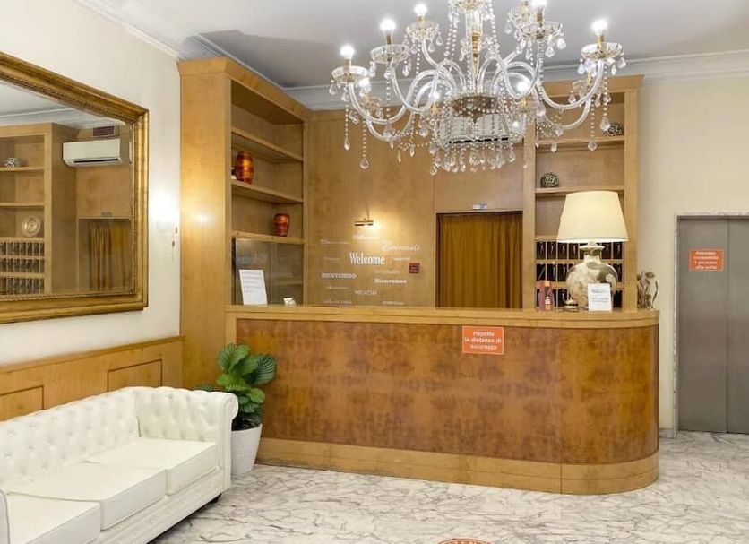 Front desk Photo