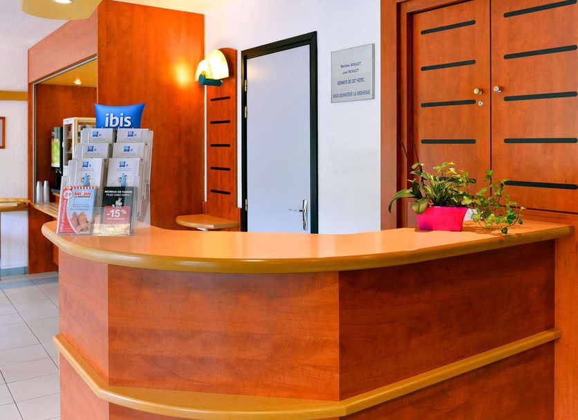 Front desk Photo