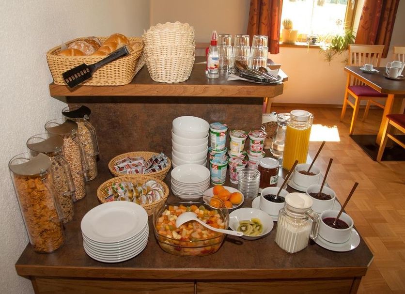 Buffet Photo