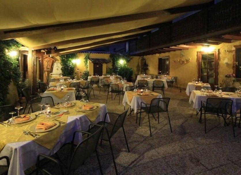 Restaurant Photo