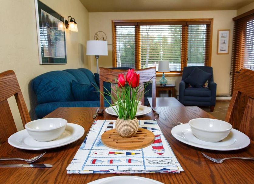 Dining room Photo