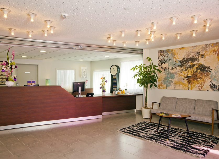 Front desk Photo